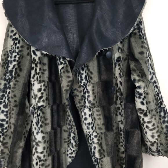 CHI by Falchi Faux Suede Faux Fur Reversible Leopard Print Coat, Size Large - Picture 15 of 16